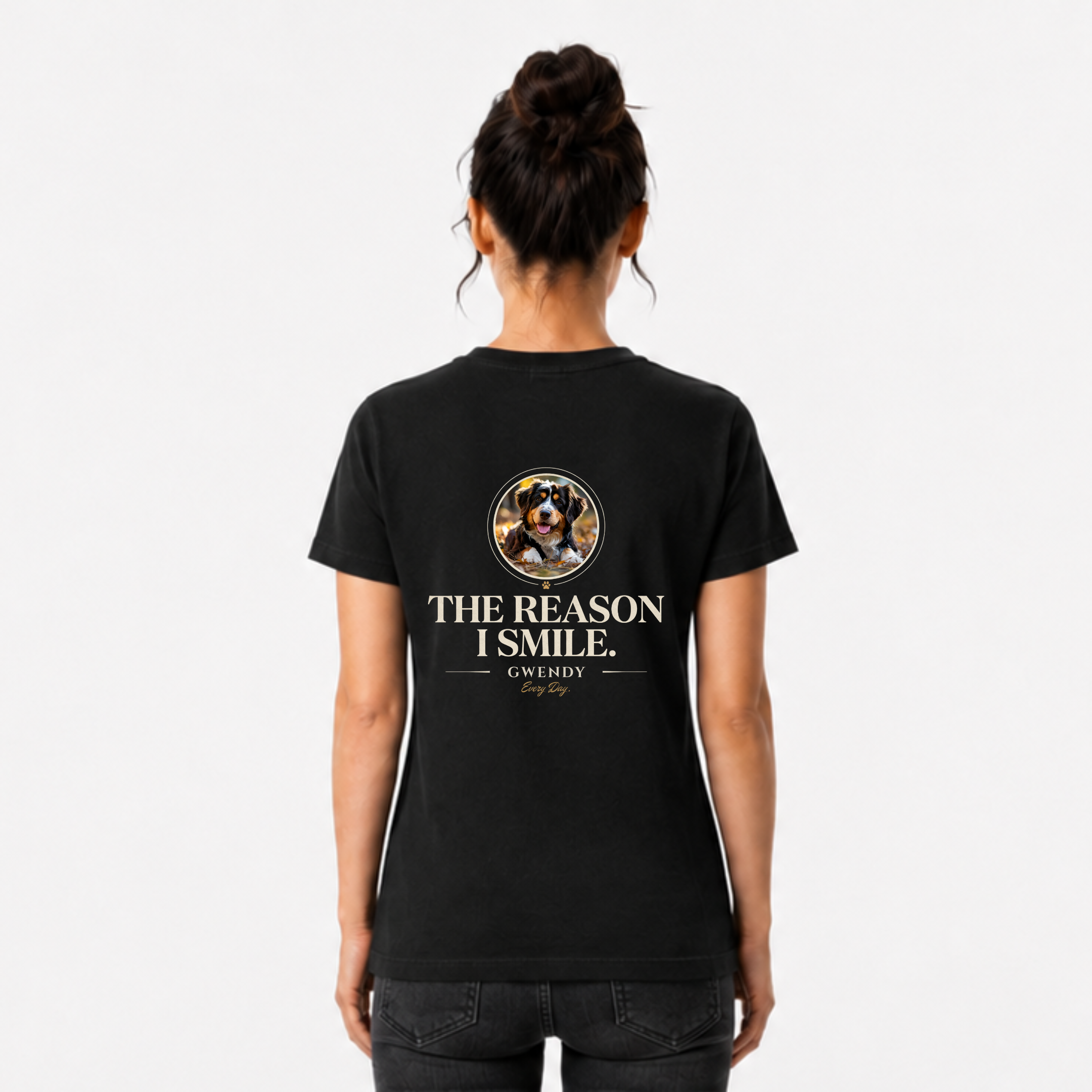 THE REASON I SMILE - personalisierbares Premium T-Shirt